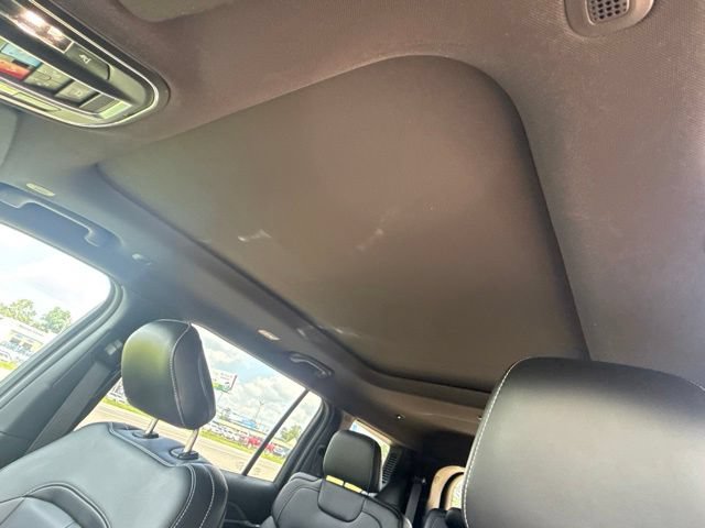 Used 2025 Jeep Grand Cherokee L Limited w/ Black Appearance Package AWD/4WD image 17
