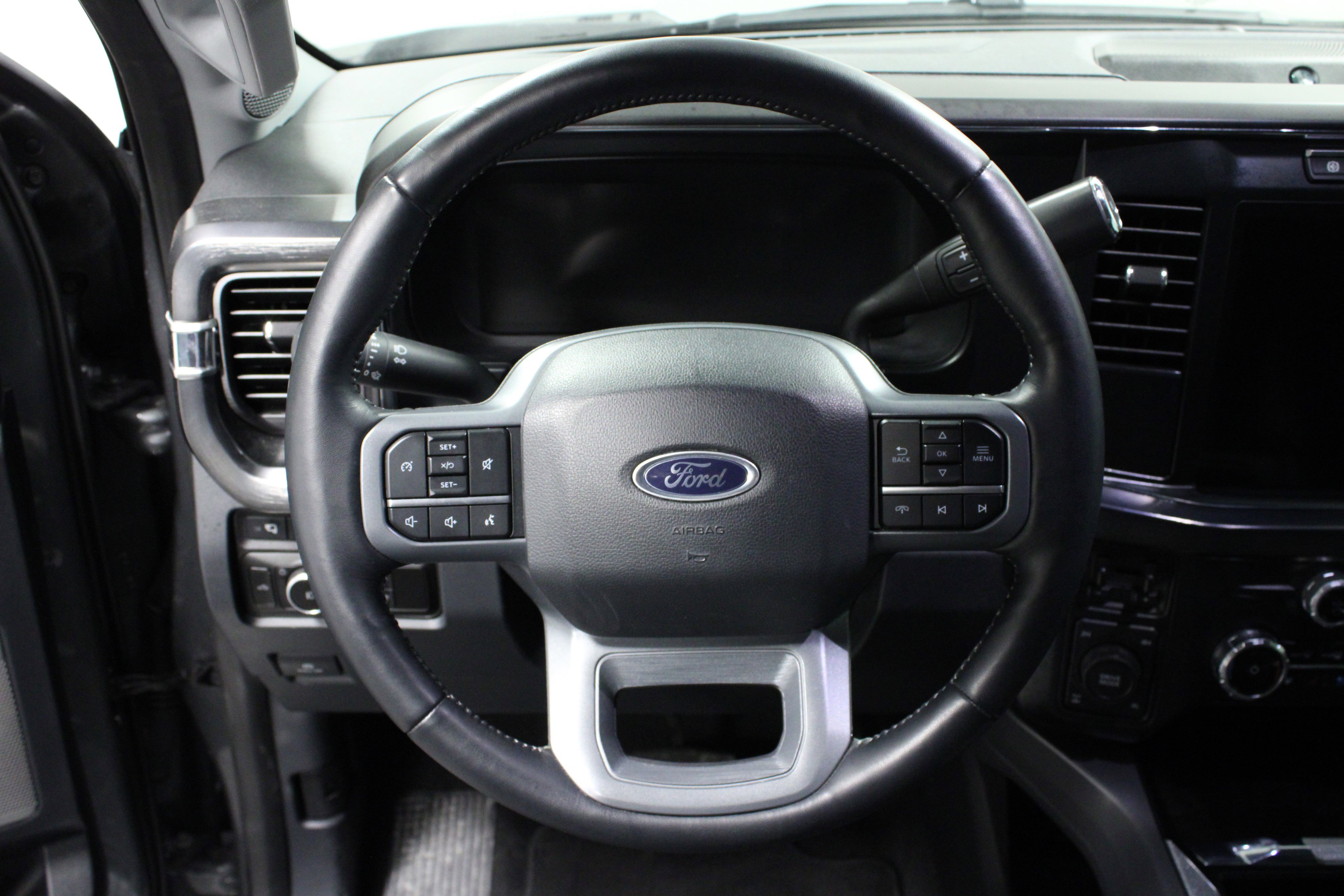 Used 2024 Ford F250 Lariat w/ Chrome Package image 17