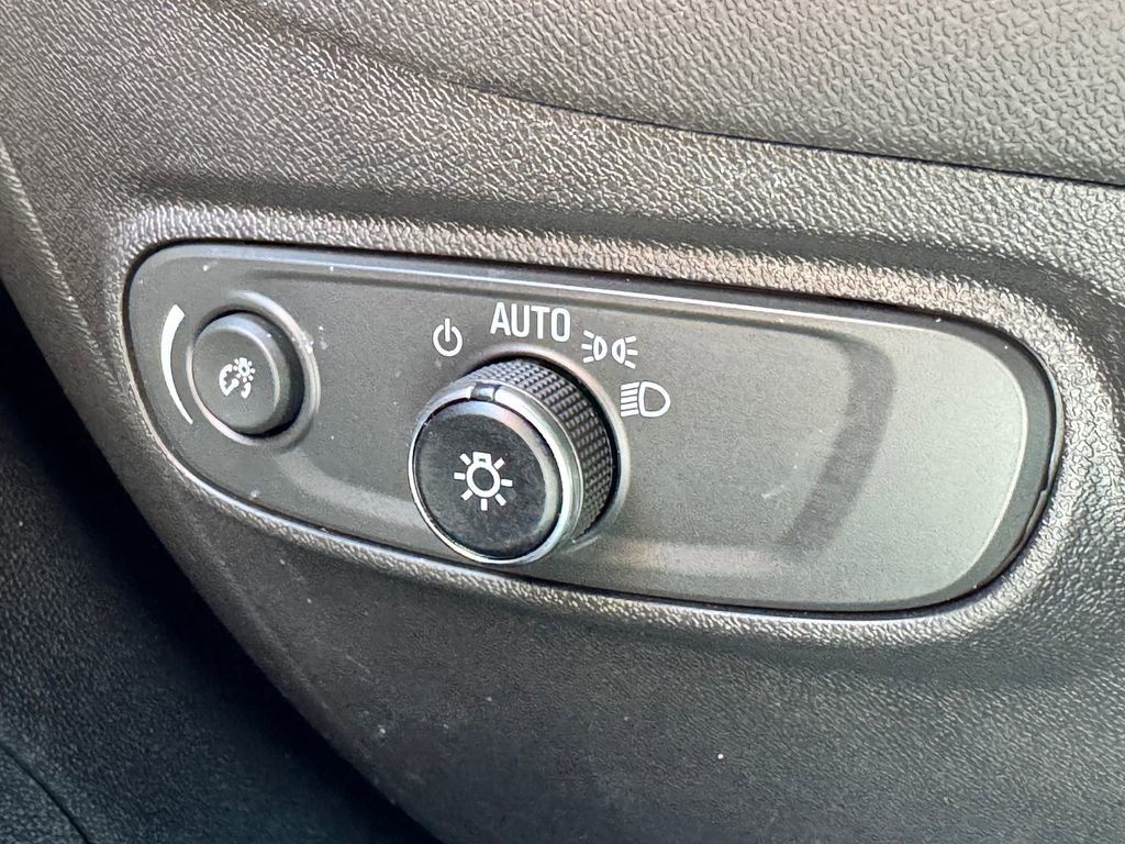 Used 2022 Chevrolet Equinox RS image 31