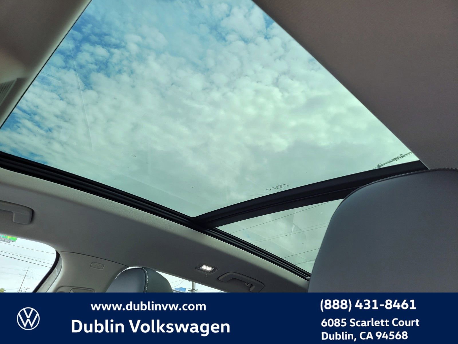 New 2026 Volkswagen Tiguan SE image 14