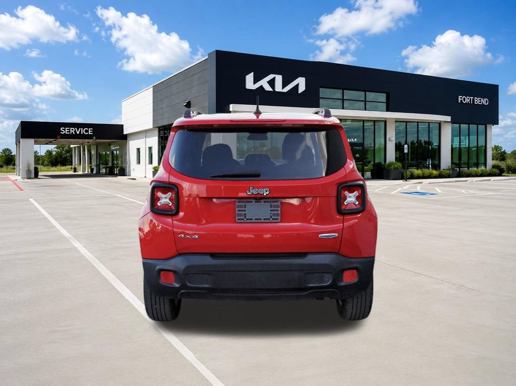 Used 2015 Jeep Renegade Latitude AWD/4WD image 6