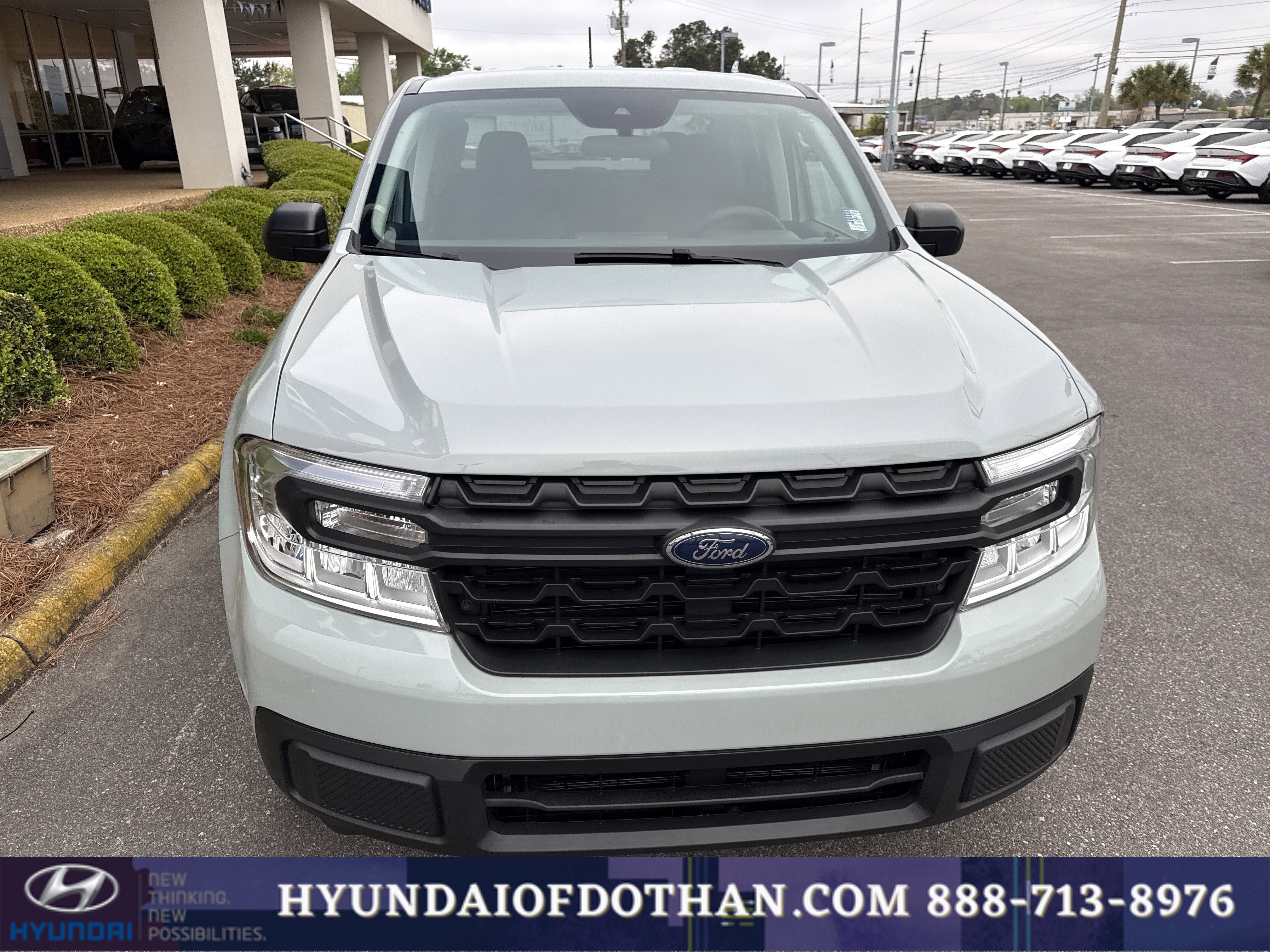 Used 2023 Ford Maverick XL image 7