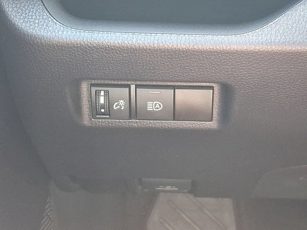 Used 2025 Toyota RAV4 LE AWD/4WD image 23