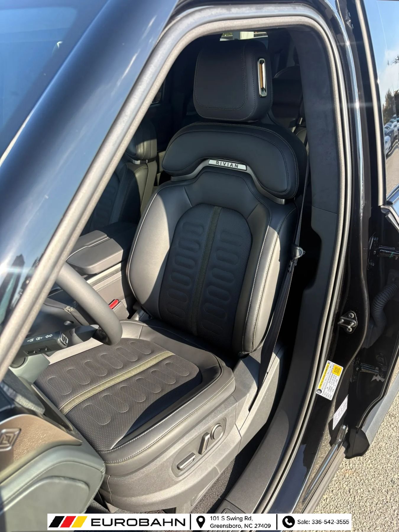 Used 2025 Rivian R1S Adventure Dual AWD/4WD image 6