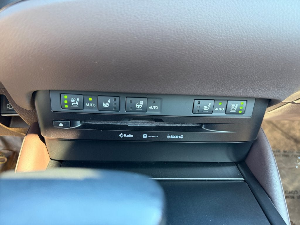 Used 2021 Lexus ES 250 w/ Premium Package AWD/4WD image 33