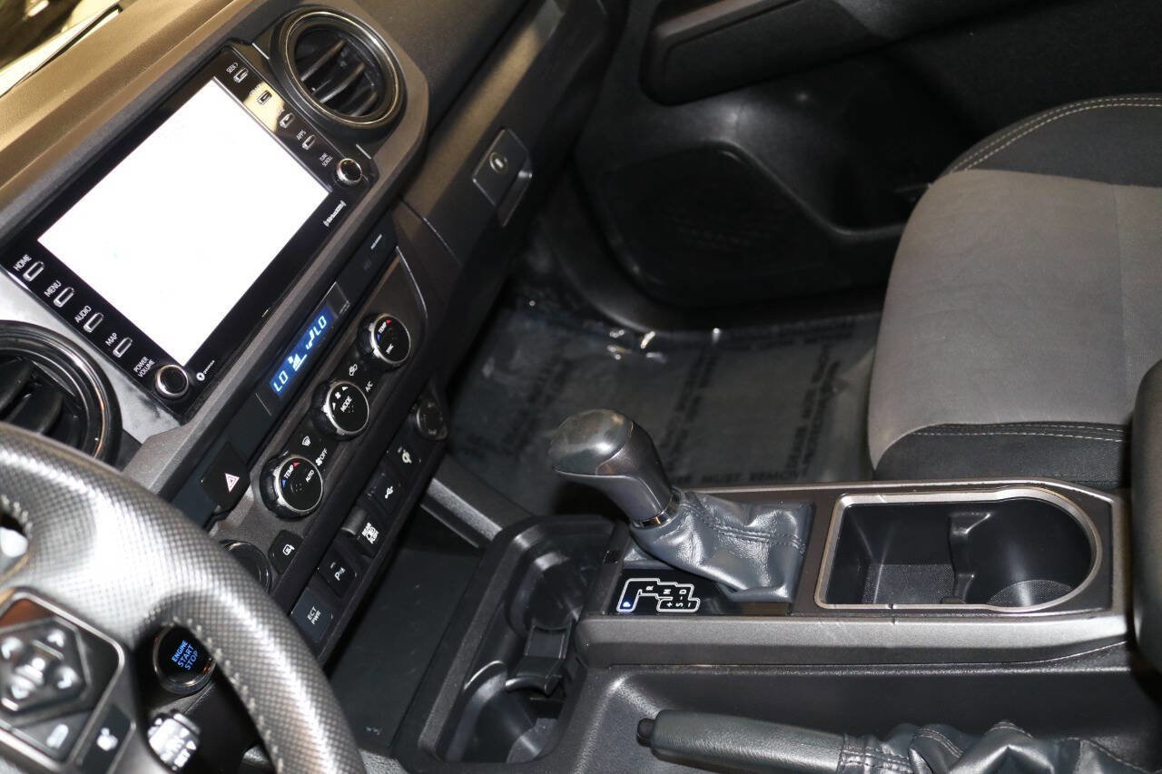 Used 2022 Toyota Tacoma TRD Off-Road image 50