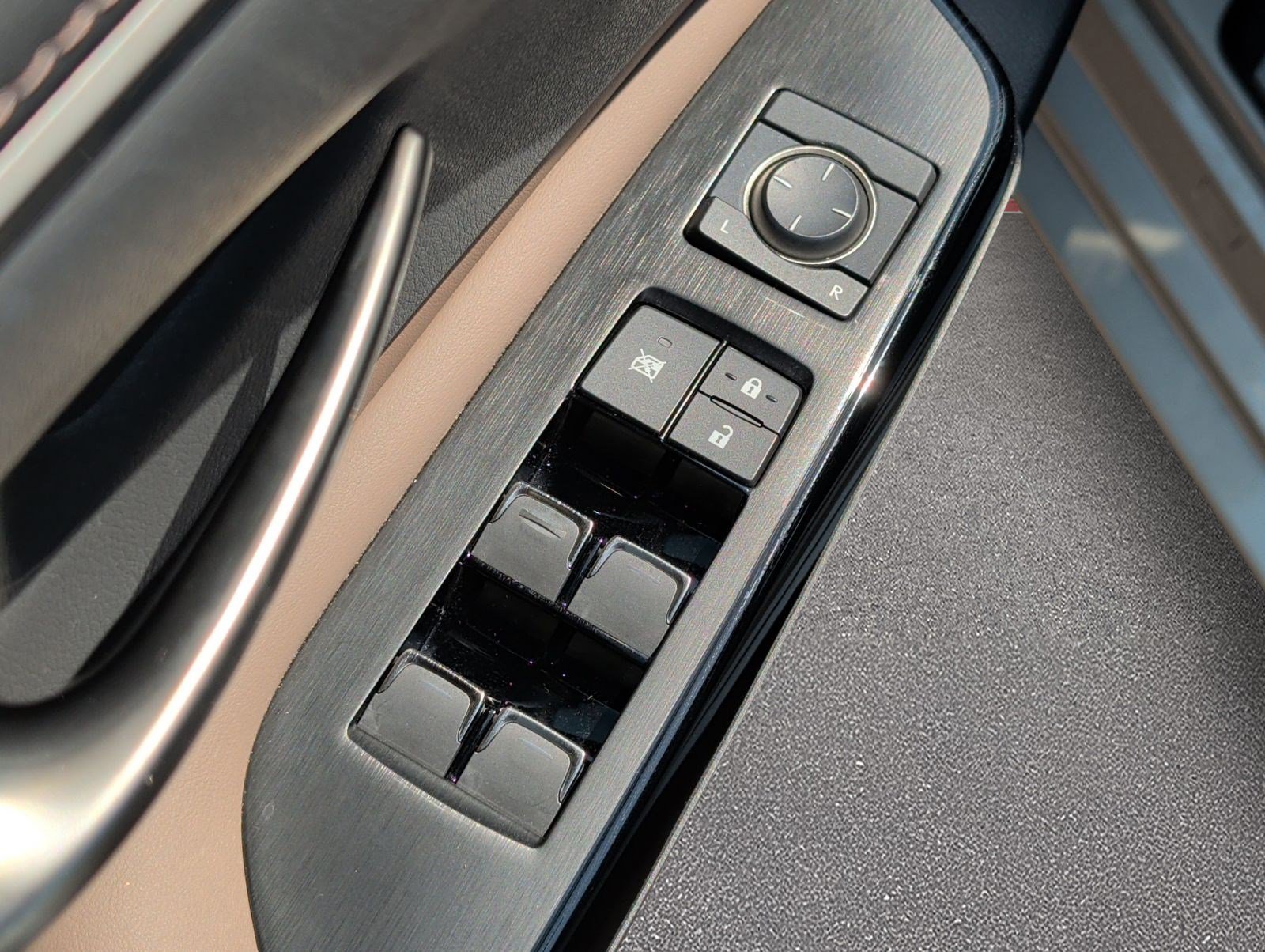 Certified 2022 Lexus ES 350 w/ Accessory Package 2 FWD image 9