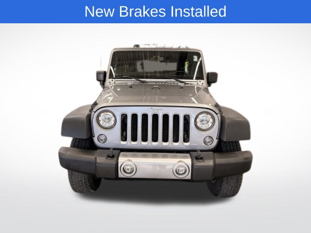 Used 2017 Jeep Wrangler Unlimited Sahara w/ Max Tow Package AWD/4WD image 2