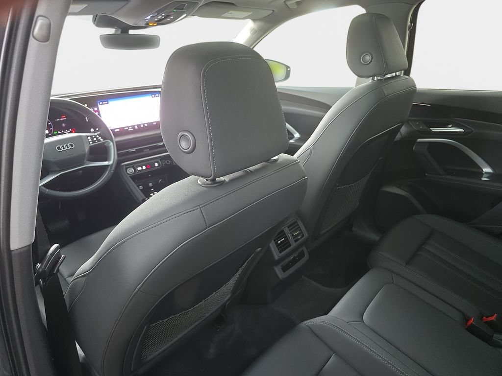 Certified 2025 Audi Q5 Premium w/ Convenience Package AWD/4WD image 9