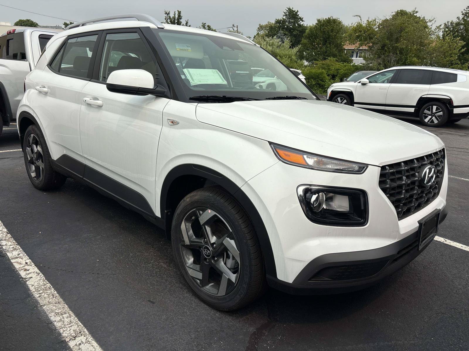 Used 2026 Hyundai Venue SEL FWD image 6