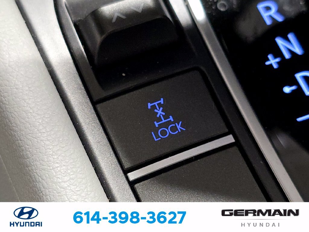 Used 2024 Hyundai Kona SE AWD/4WD image 33