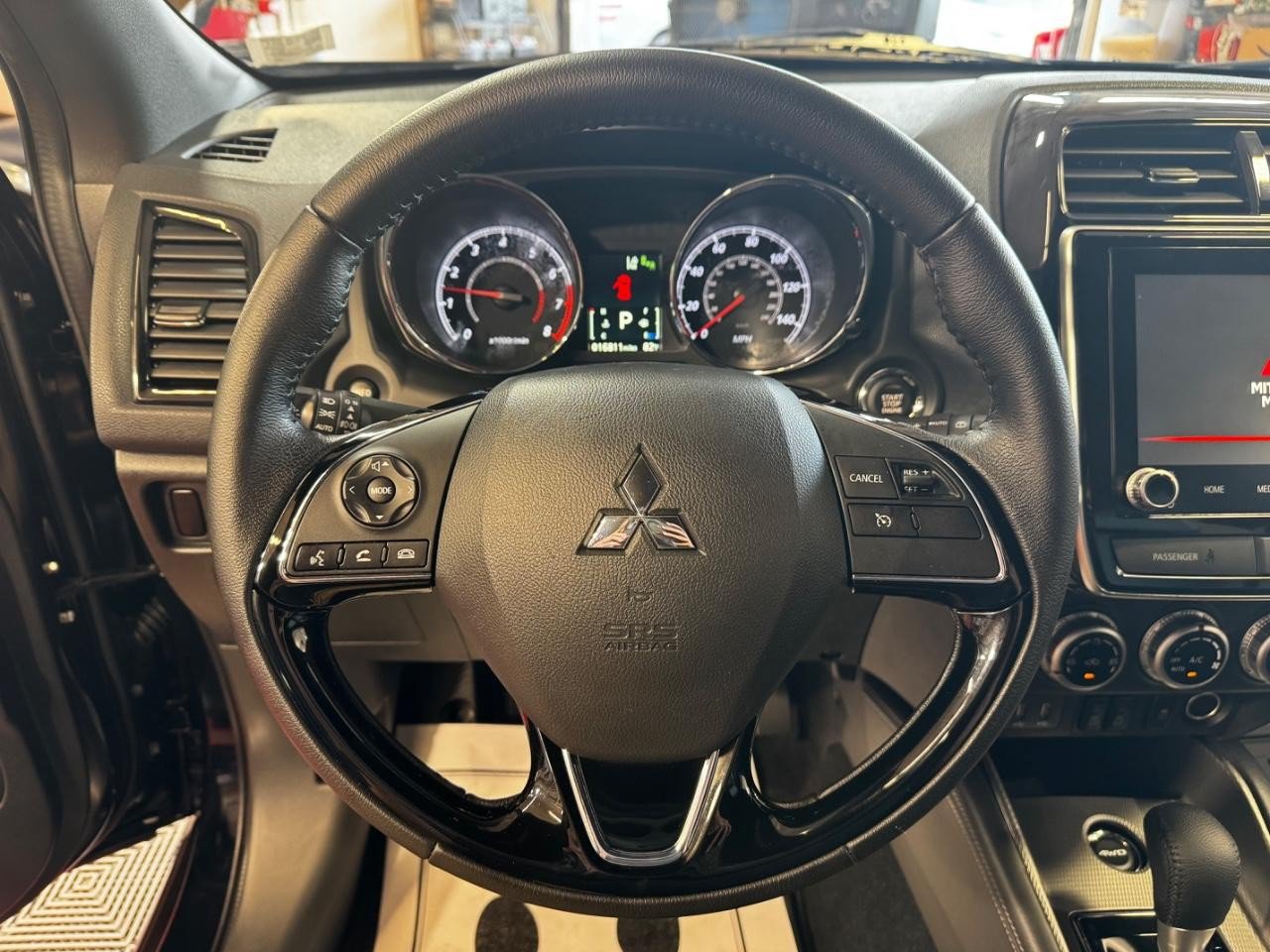 Used 2024 Mitsubishi Outlander Sport SEL AWD/4WD image 17