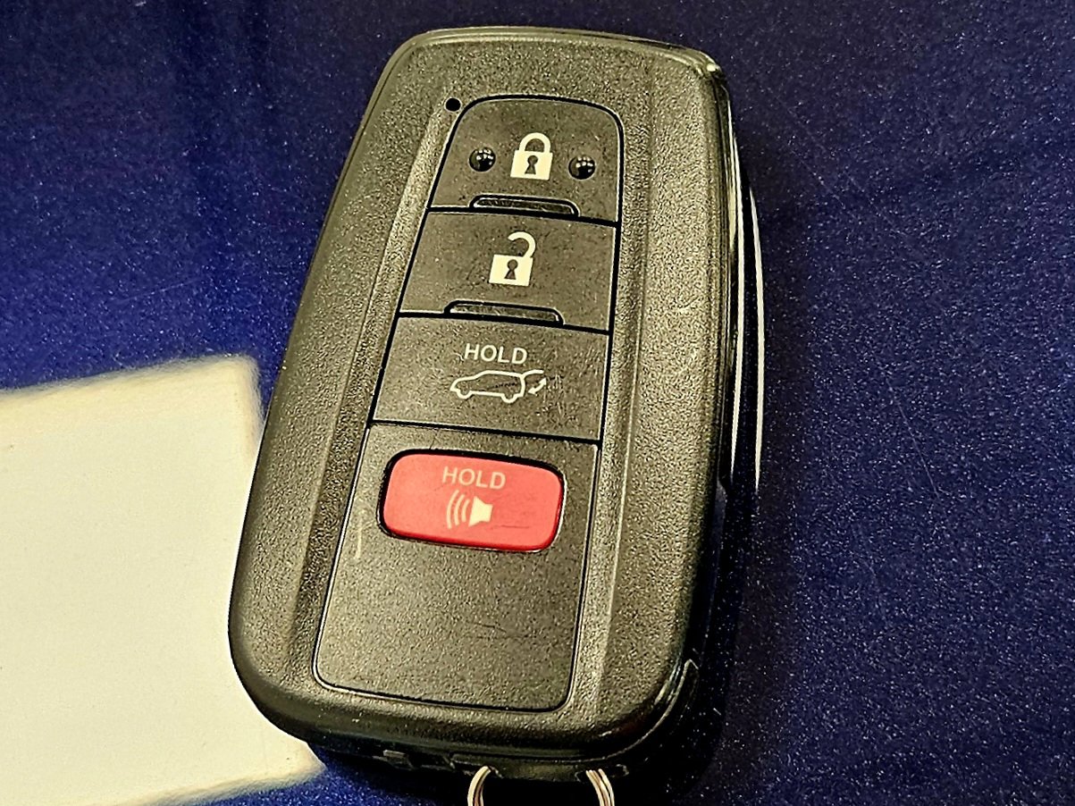 Used 2019 Toyota RAV4 Limited w/ Advanced Technology Package AWD/4WD image 41