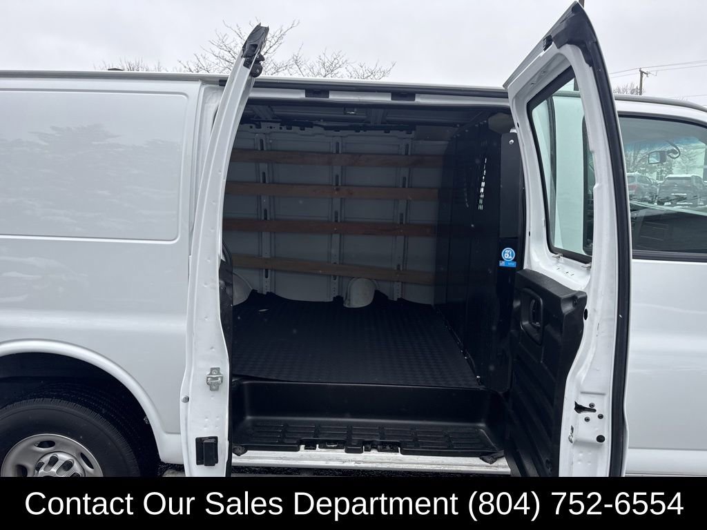 Used 2024 GMC Savana 2500 w/ Driver Convenience Package image 13