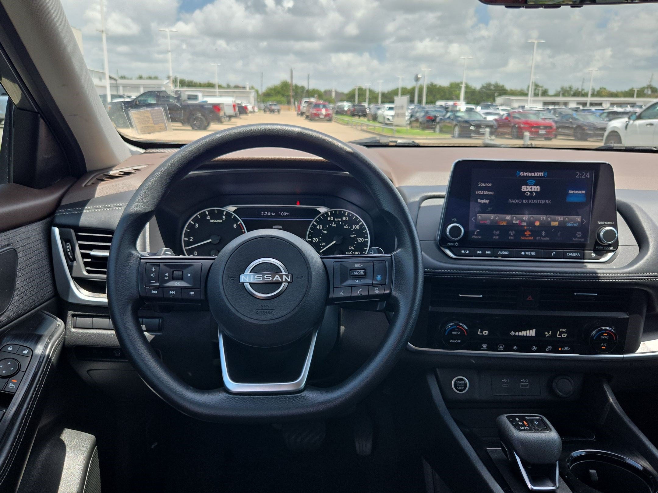 Used 2023 Nissan Rogue SV FWD image 29