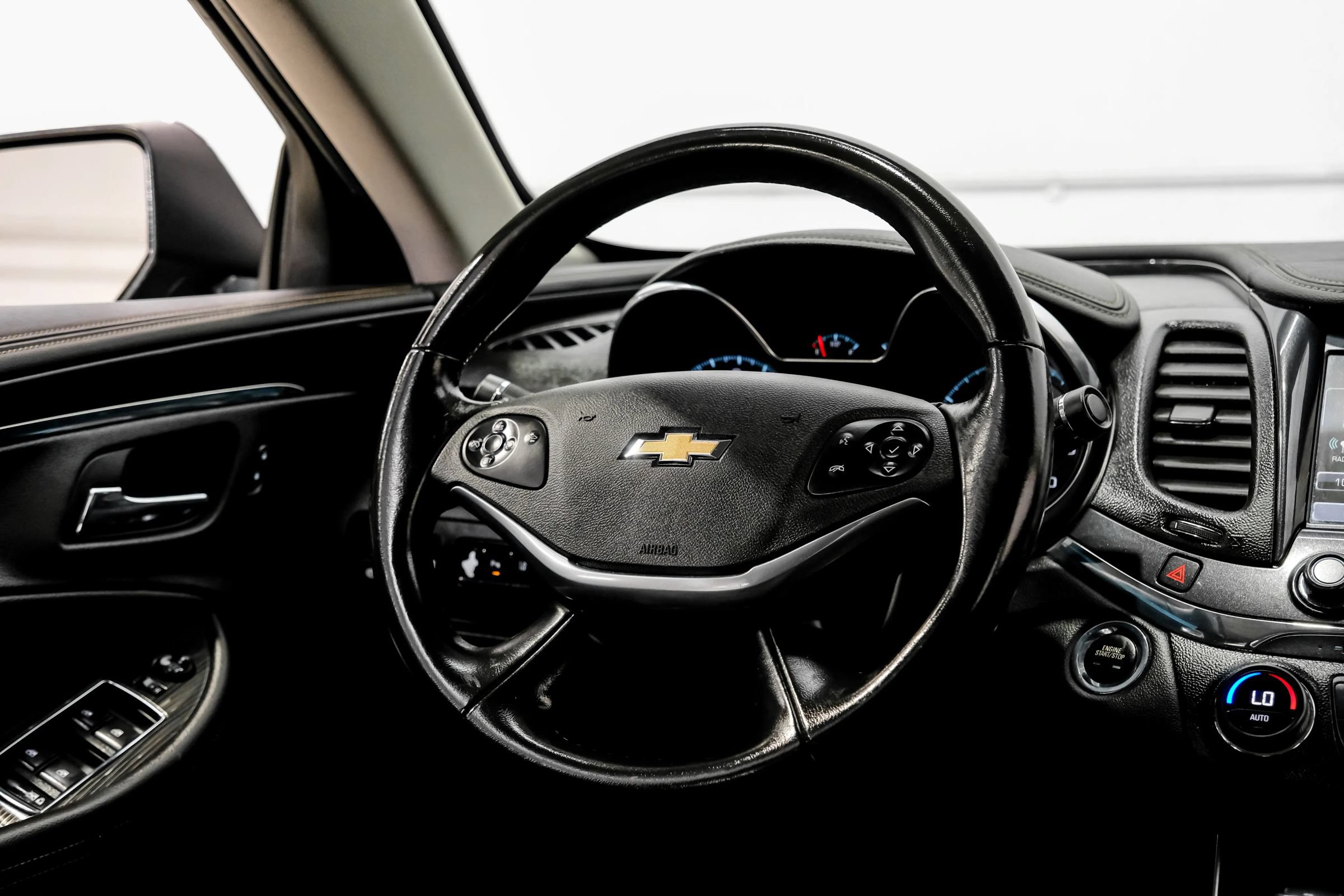 Used 2017 Chevrolet Impala Premier FWD image 18