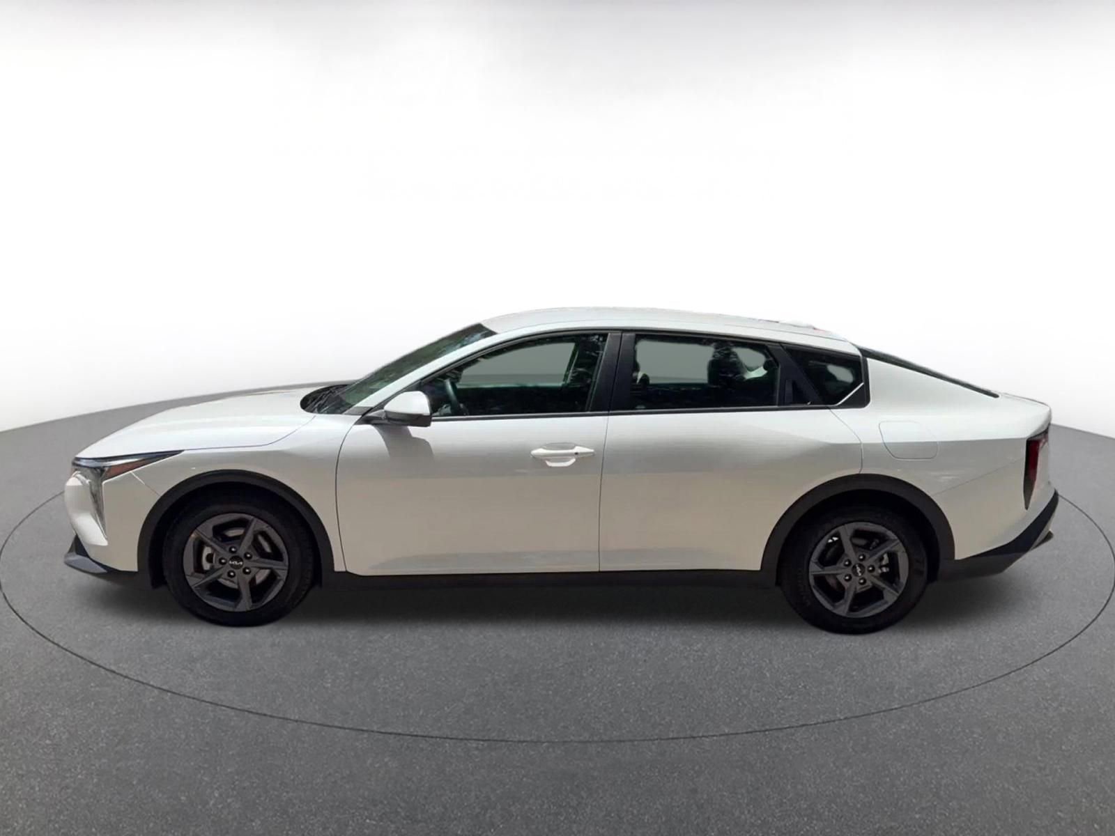 Used 2025 Kia K4 FWD image 9