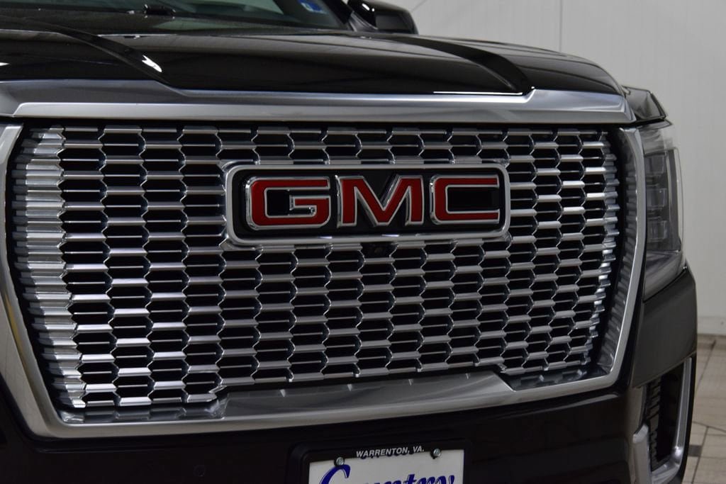 Used 2024 GMC Yukon XL Denali w/ Advanced Technology Package AWD/4WD image 11