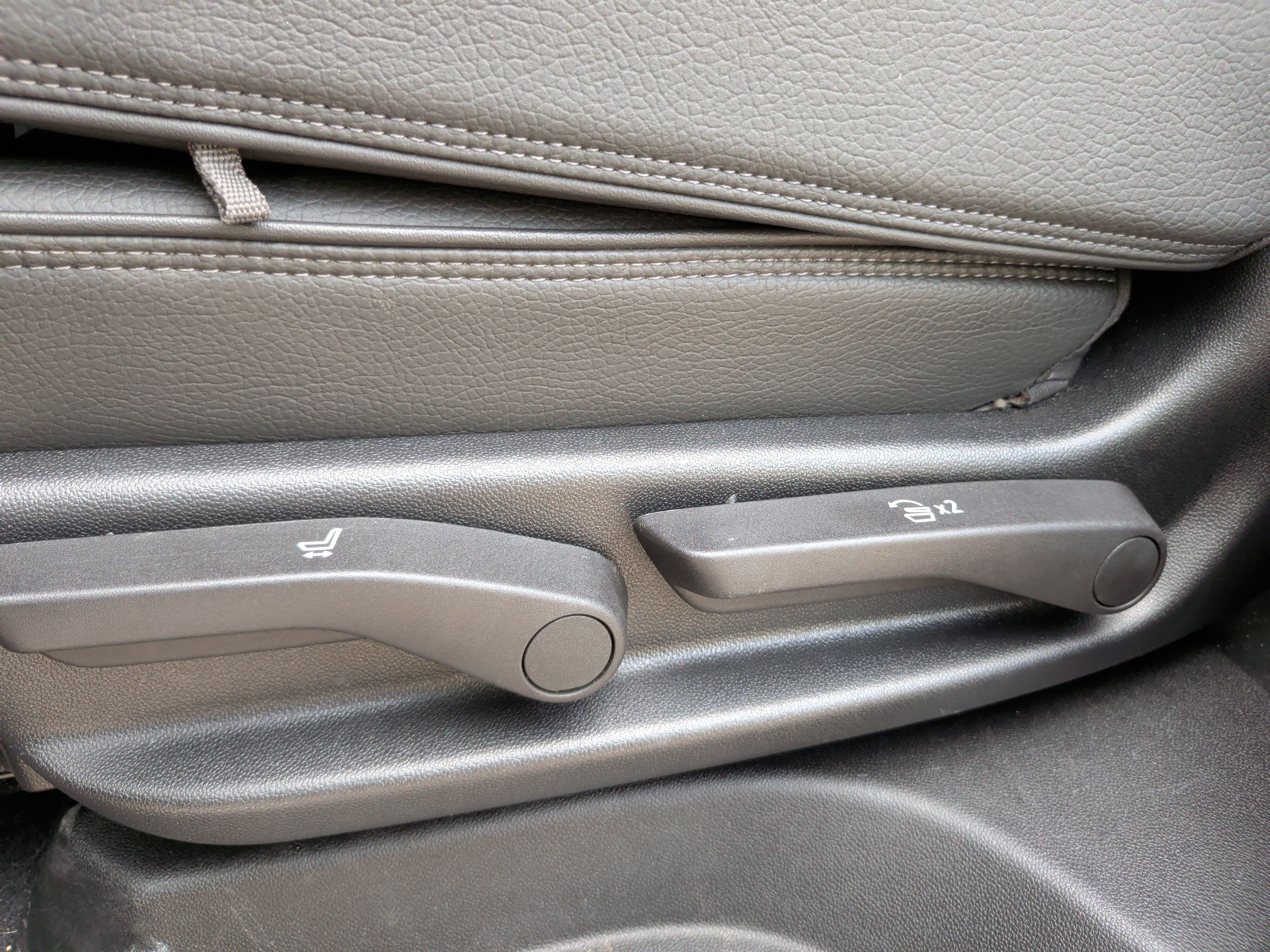 Used 2021 GMC Yukon Denali w/ Denali Premium Package image 39