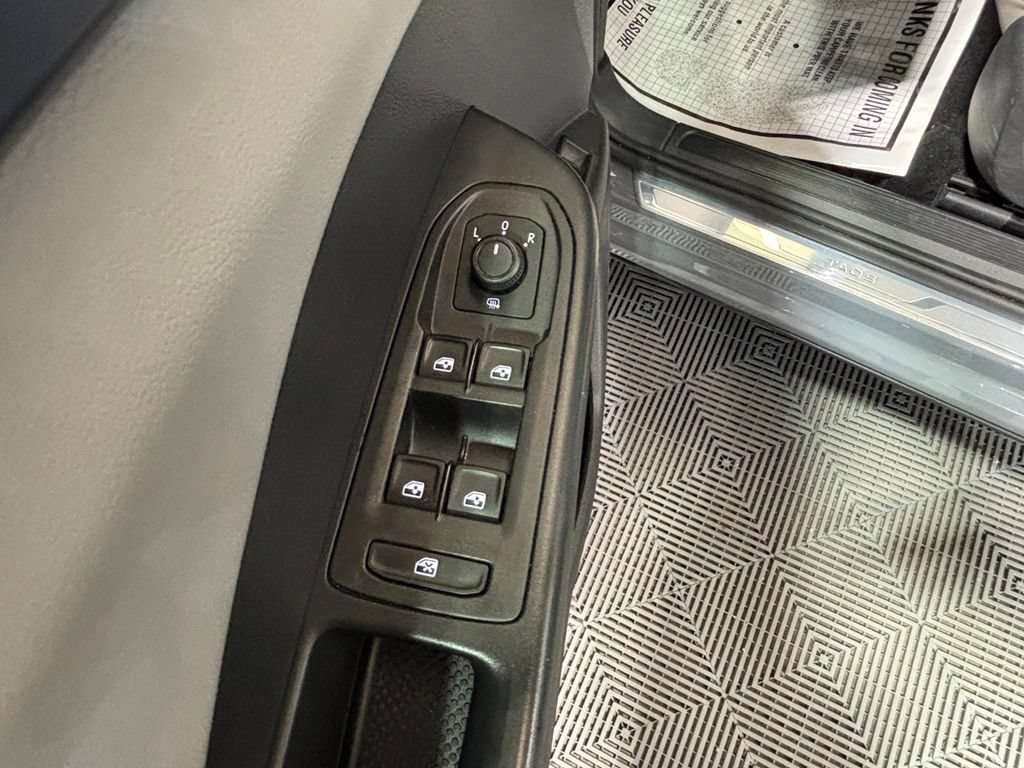 Used 2022 Volkswagen Taos SE AWD/4WD image 12
