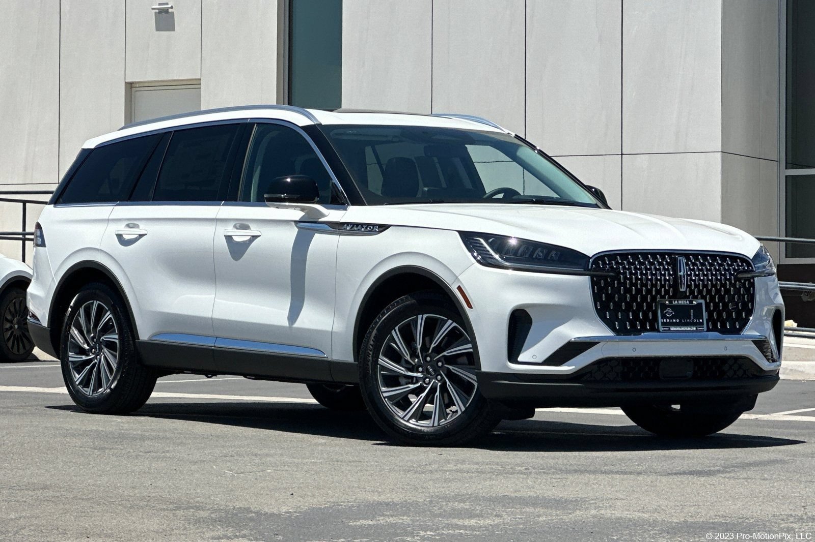 New 2026 Lincoln Aviator 2WD image 1
