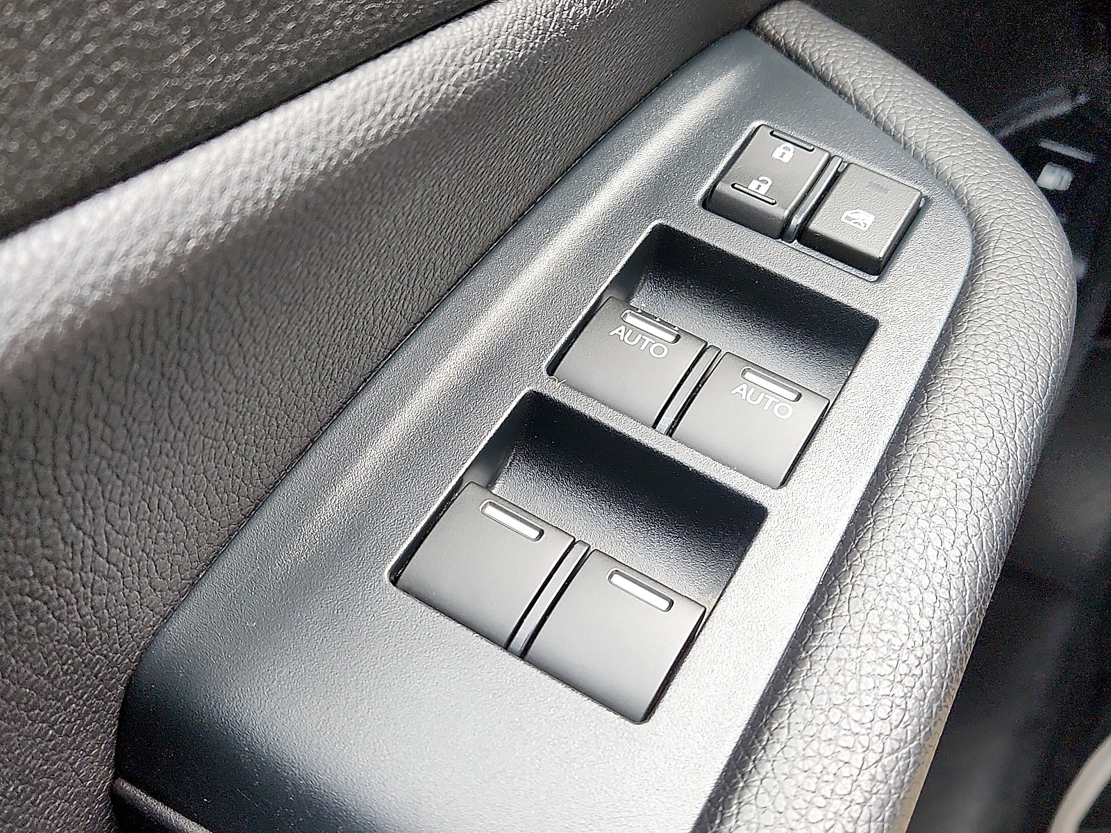 Used 2022 Honda Pilot Sport image 24