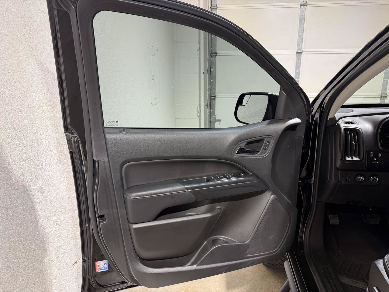 Used 2022 GMC Canyon AT4 w/ Trailering Package AWD/4WD image 8
