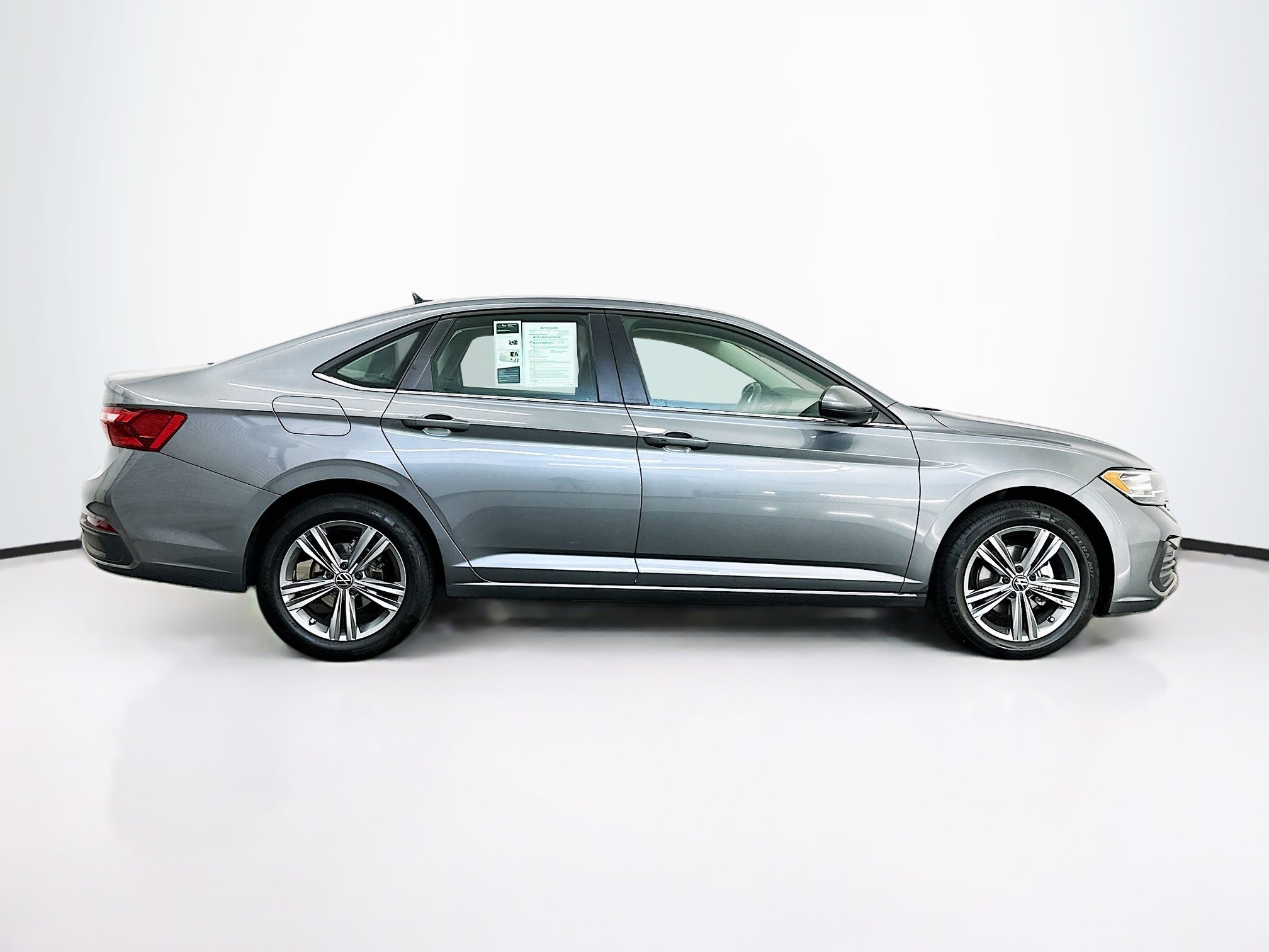 Used 2024 Volkswagen Jetta SE image 10