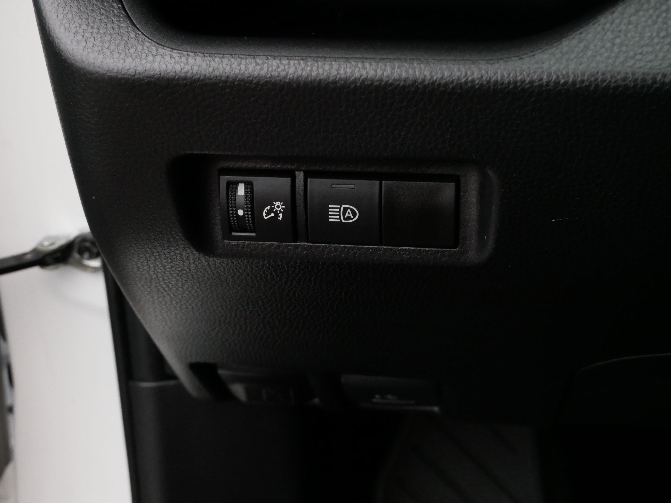 Certified 2025 Toyota RAV4 LE AWD/4WD image 26