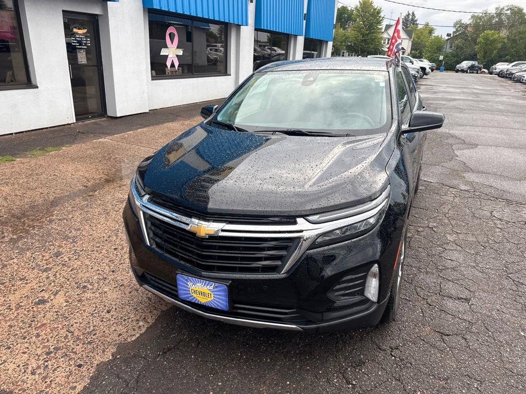 Used 2024 Chevrolet Equinox LT AWD/4WD image 3