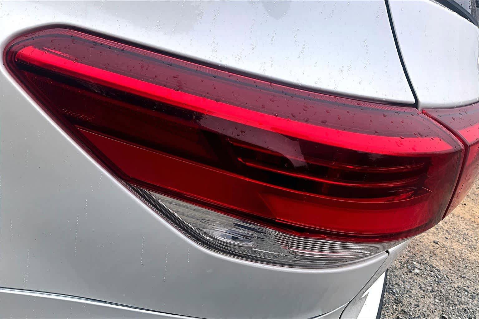 Used 2017 Toyota Highlander Limited Platinum AWD/4WD image 29