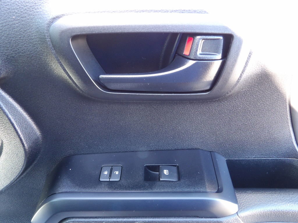 Used 2022 Toyota Tacoma SR image 34