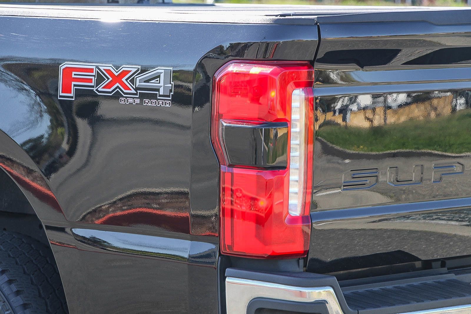 Used 2024 Ford F250 Lariat w/ Chrome Package image 10