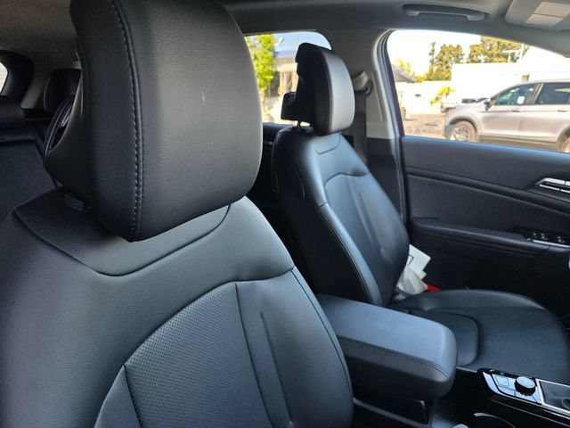 Used 2025 Kia Sportage EX w/ Premium Package FWD image 19