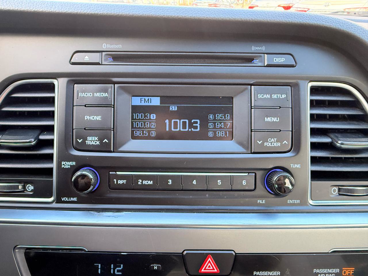 Used 2015 Hyundai Sonata SE image 30