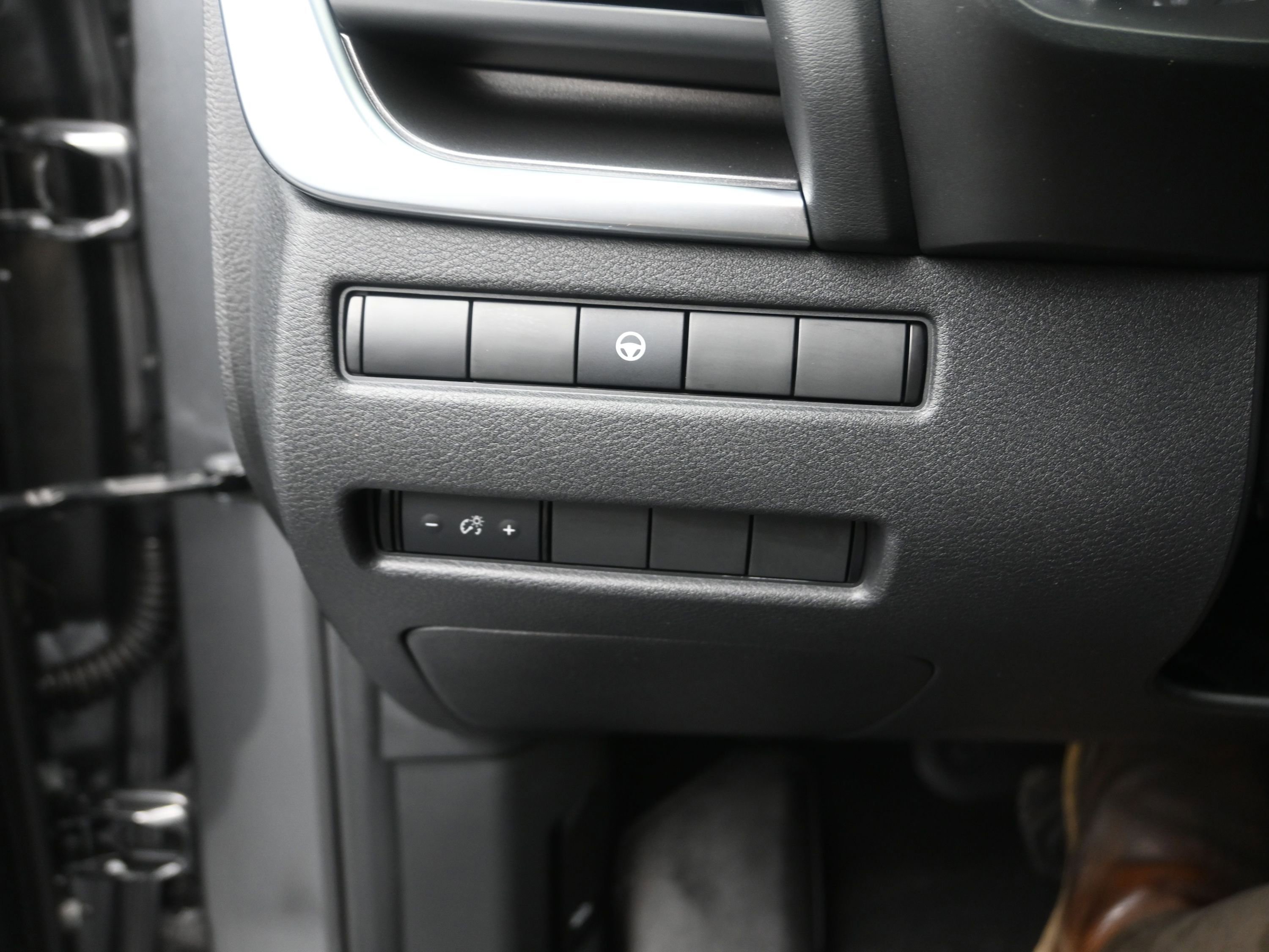 Certified 2023 Nissan Rogue SV image 12