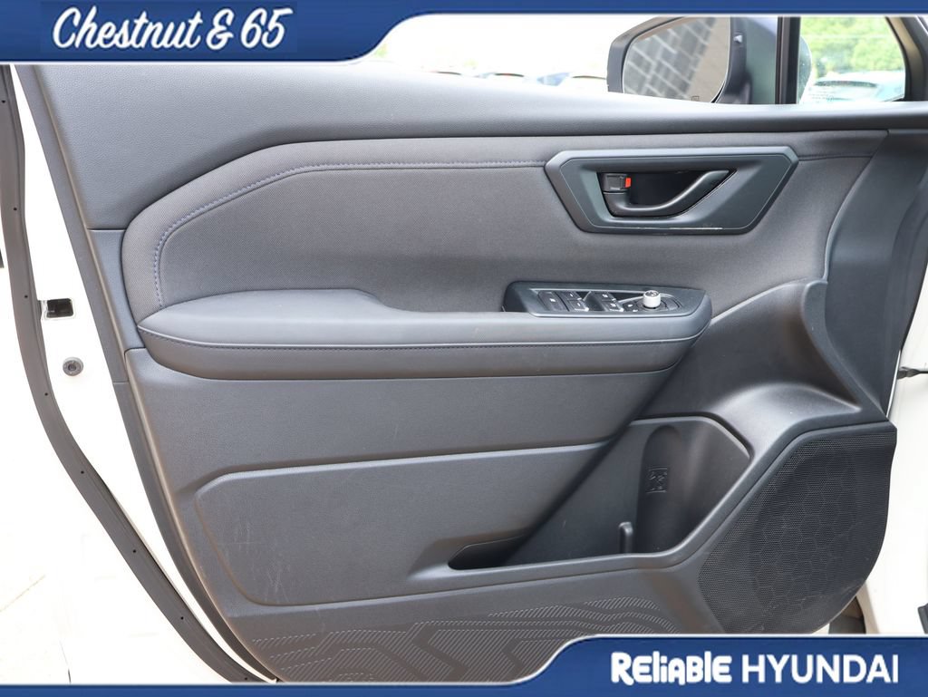 Used 2025 Subaru Forester Premium AWD/4WD image 22