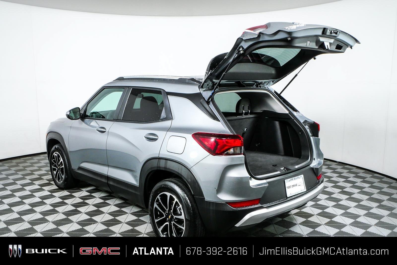 Certified 2025 Chevrolet TrailBlazer LT AWD/4WD image 30