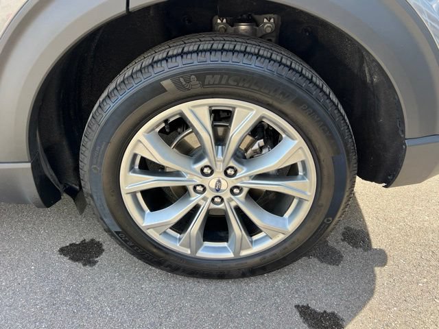 Used 2023 Ford Explorer Limited w/ Equipment Group 301A AWD/4WD image 9