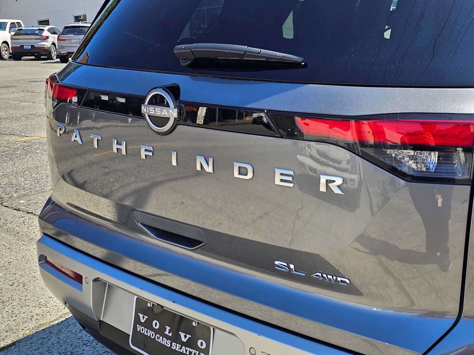 Used 2025 Nissan Pathfinder SL AWD/4WD image 15