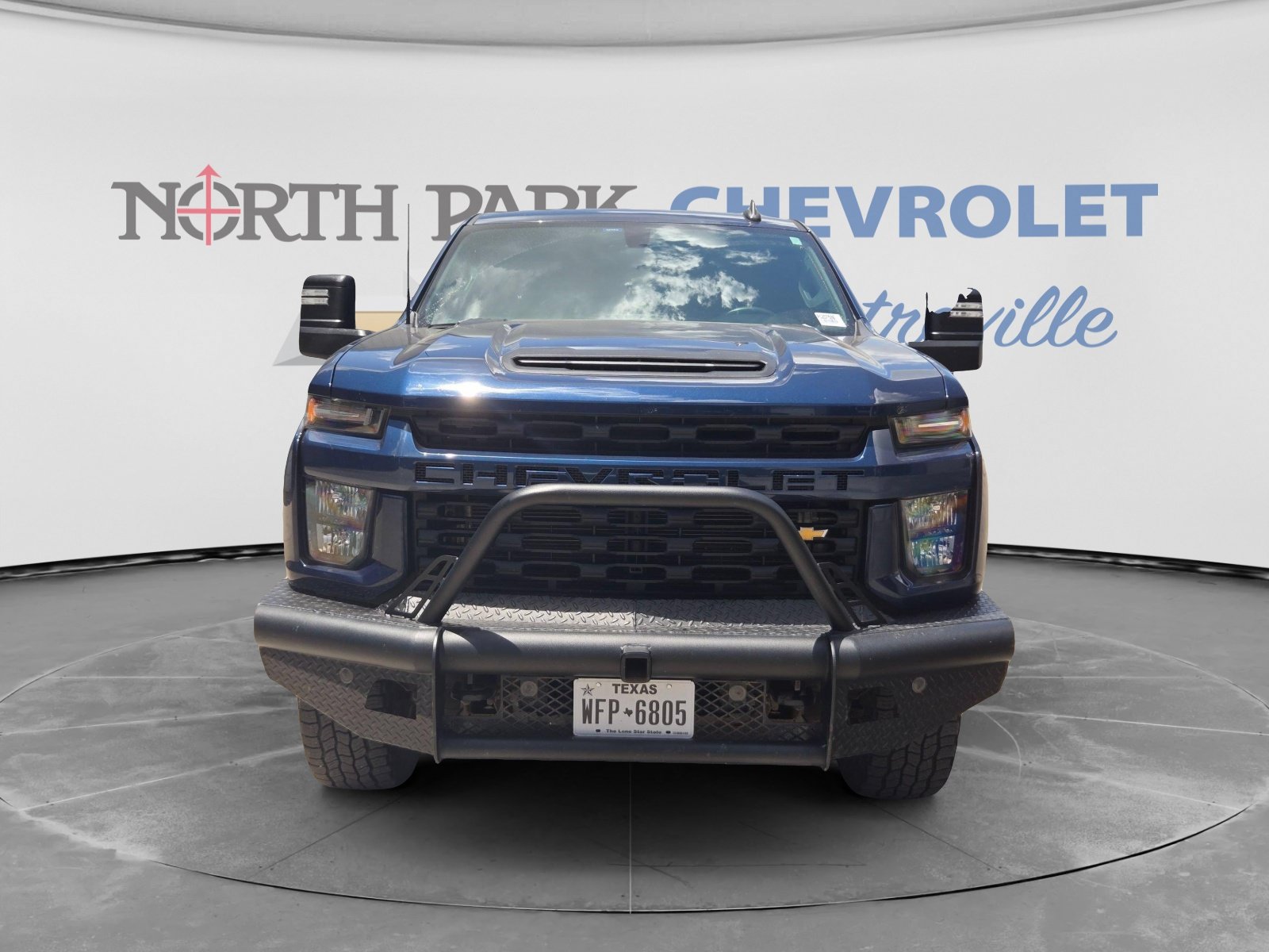 Used 2022 Chevrolet Silverado 2500 Custom w/ Custom Value Package AWD/4WD image 8