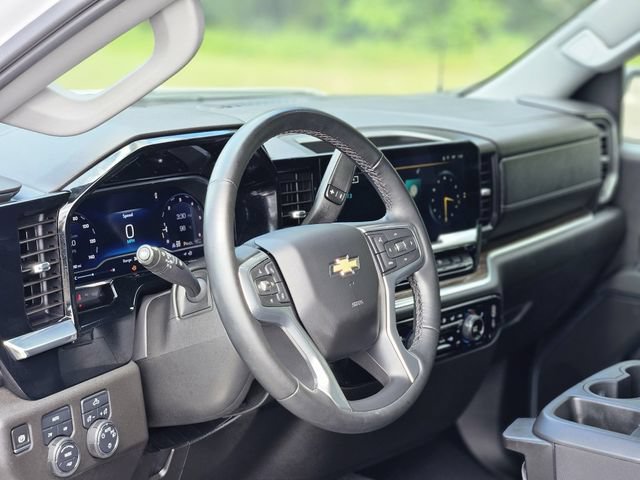 Used 2024 Chevrolet Silverado 1500 LT AWD/4WD image 12