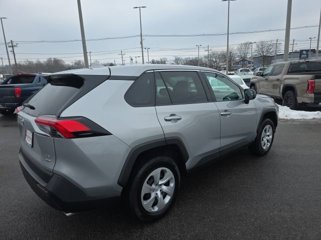 Used 2024 Toyota RAV4 LE image 4