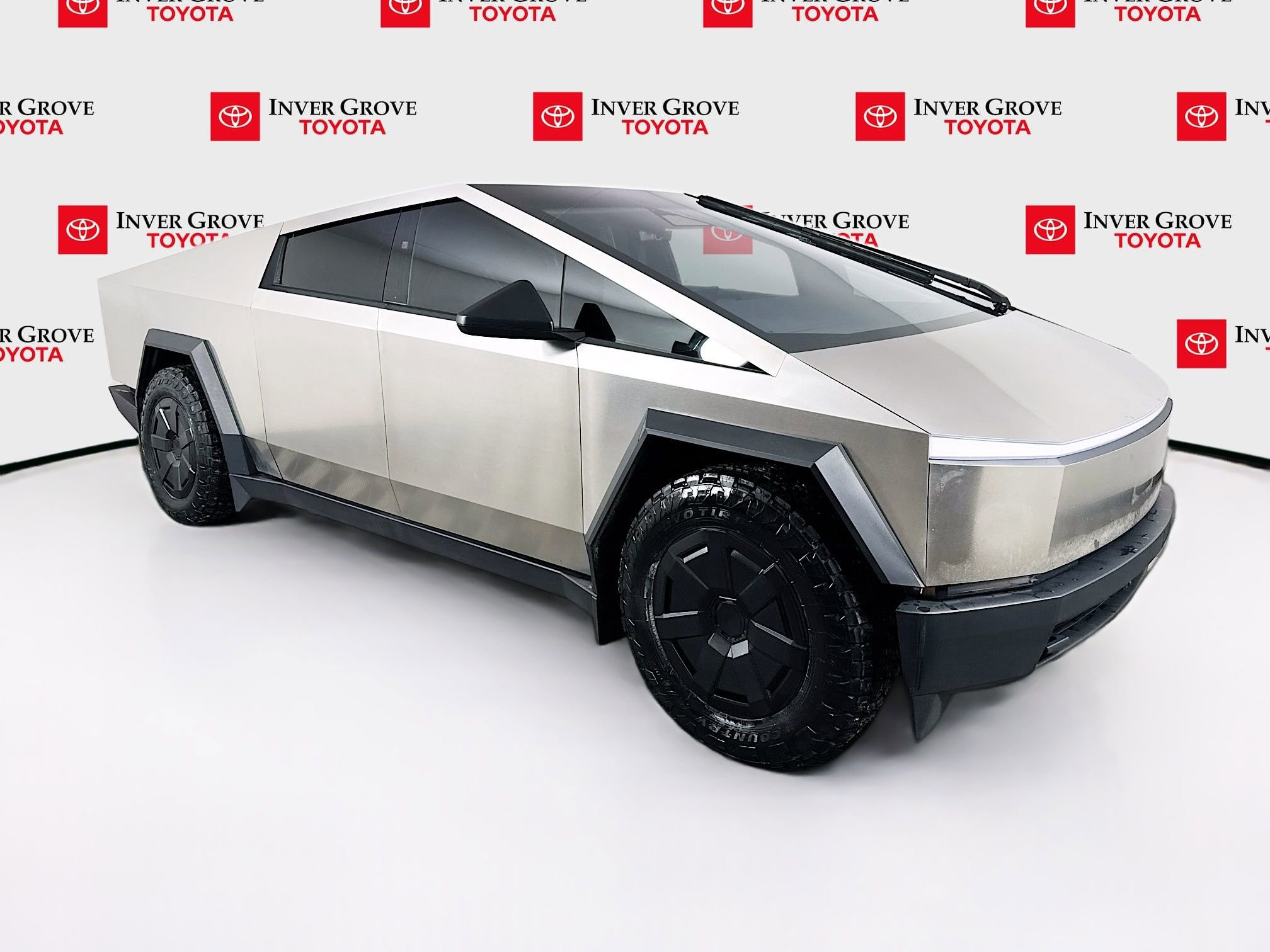 Used 2024 Tesla Cybertruck AWD Crew Cab image 3