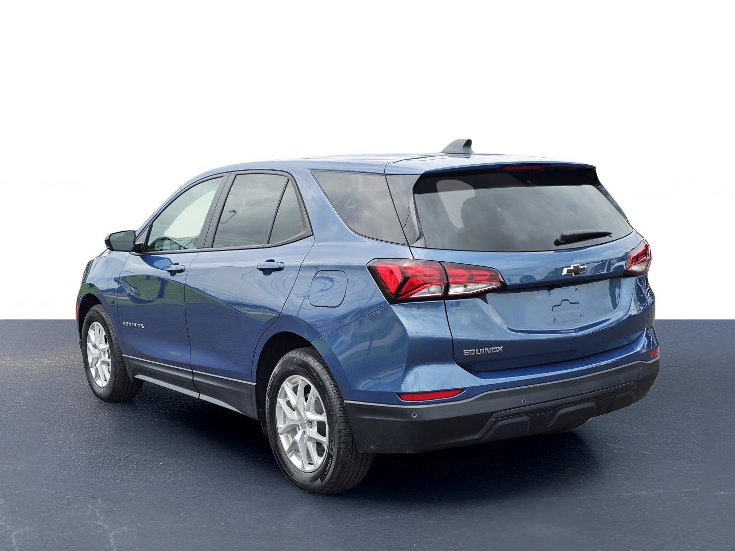 Used 2024 Chevrolet Equinox LS w/ LS Convenience Package FWD image 12