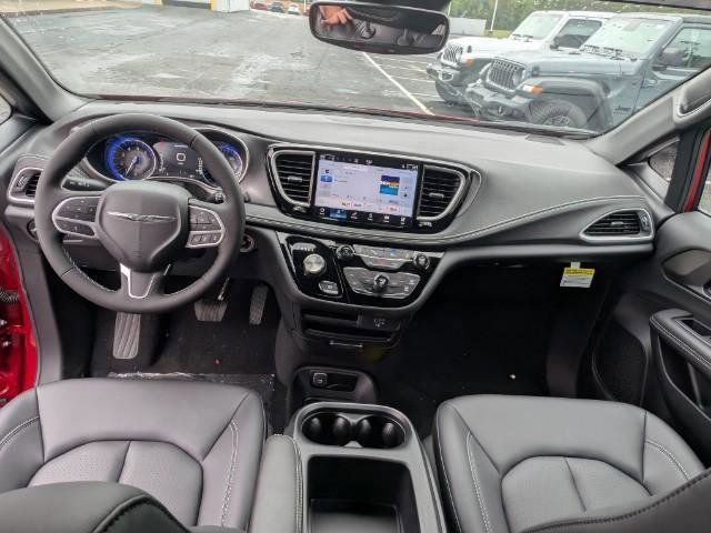 New 2026 Chrysler Pacifica Select FWD image 10