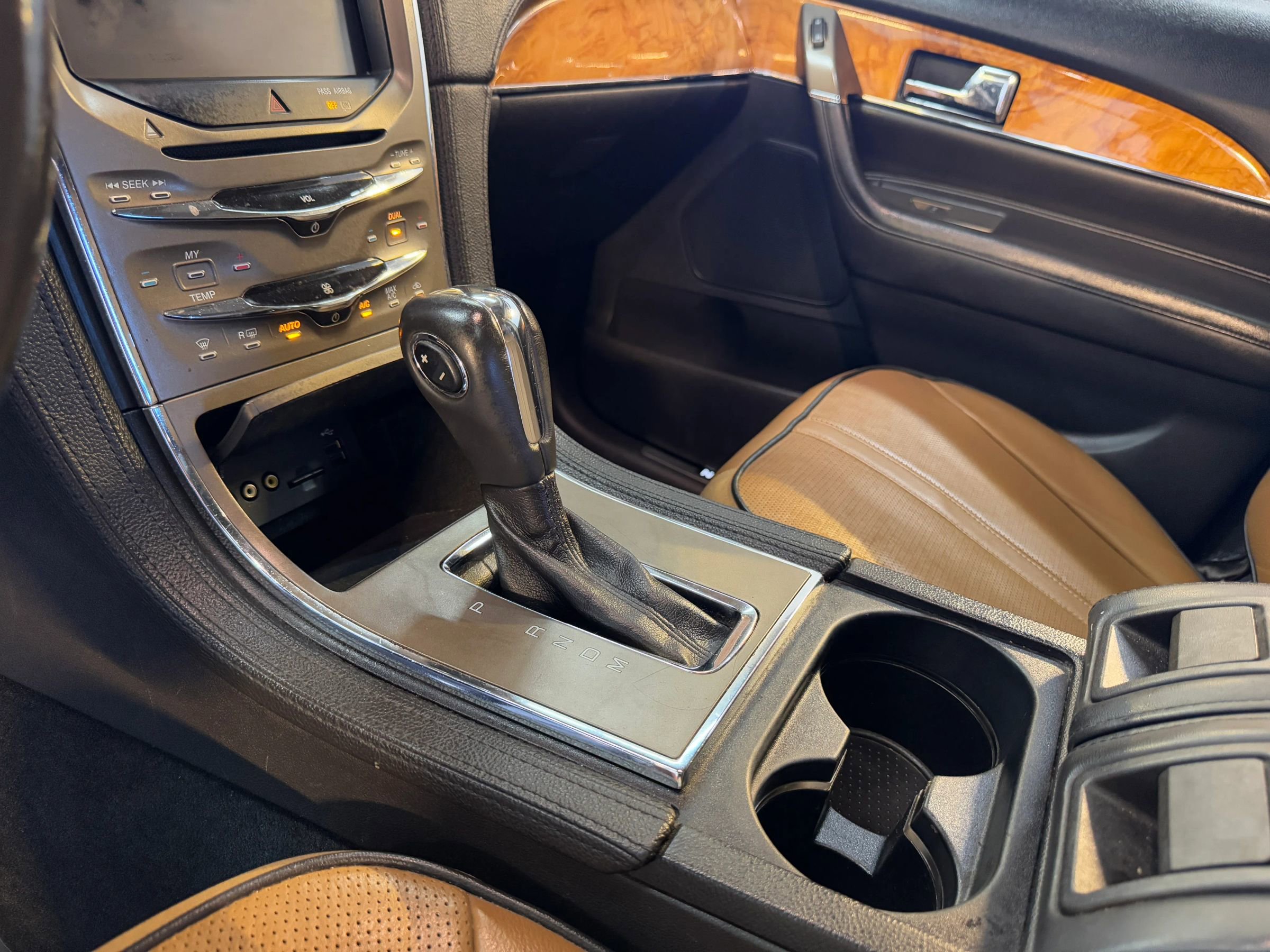 Used 2011 Lincoln MKX 2WD w/ 102A Rapid Spec Order Code image 19