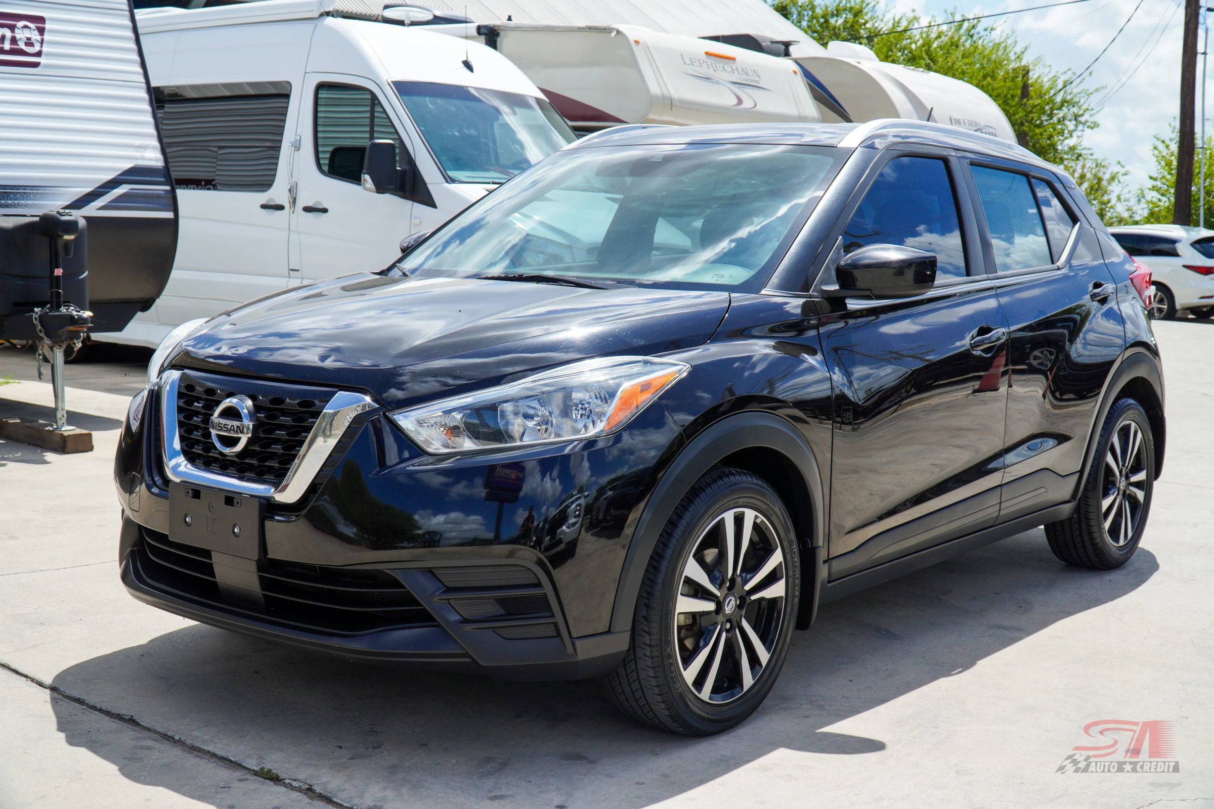 Used 2020 Nissan Kicks SV FWD image 3
