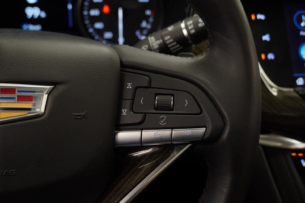 Used 2020 Cadillac XT6 Premium Luxury w/ Platinum Package FWD image 34