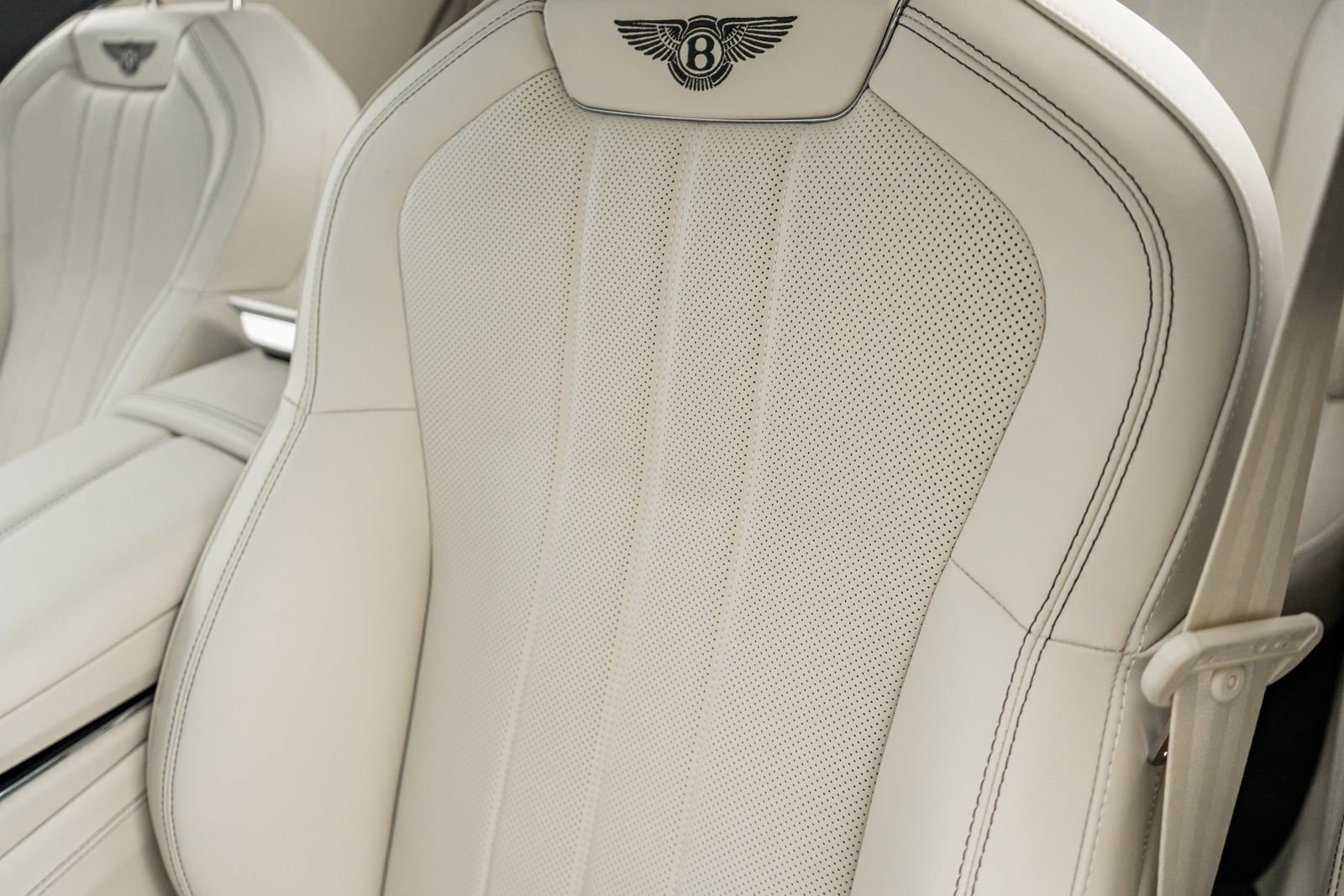New 2026 Bentley Flying Spur Plug-In Hybrid AWD/4WD image 29